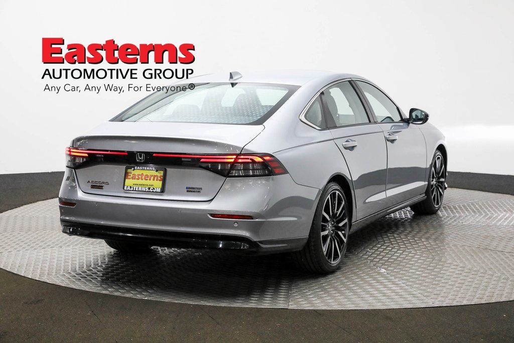 Vehicle image 12 of 63