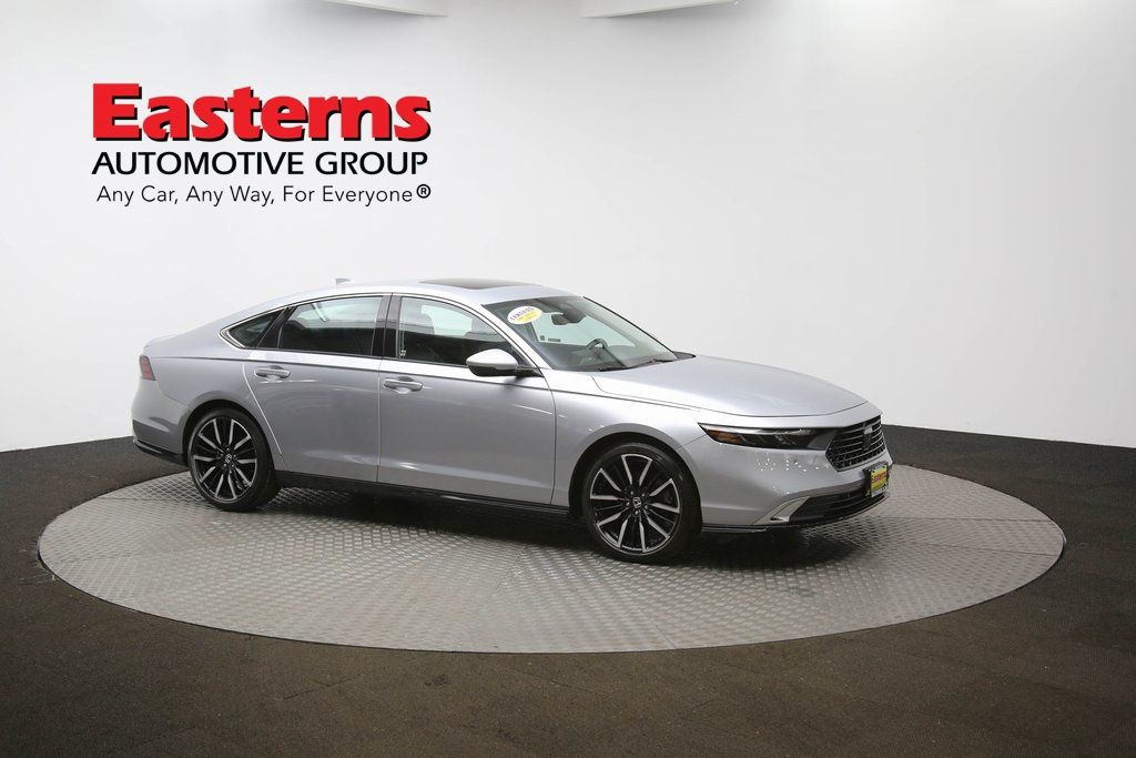 Vehicle image 23 of 63