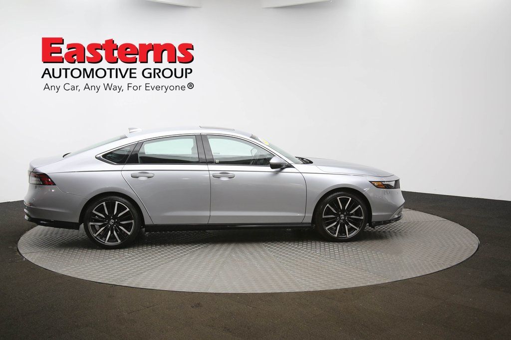Vehicle image 20 of 63