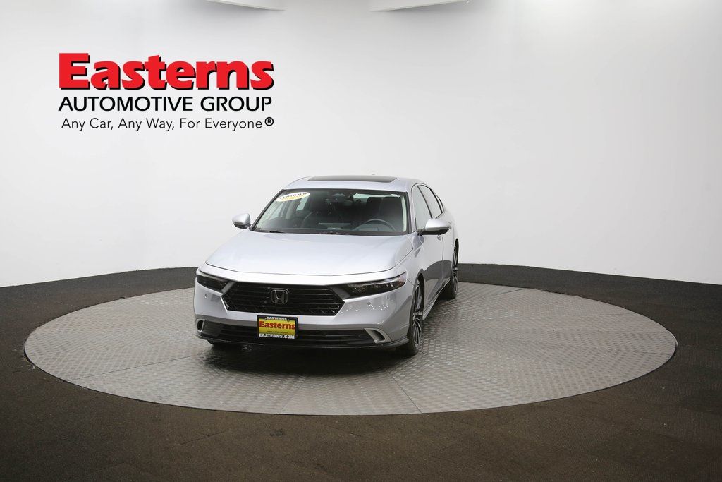 Vehicle image 27 of 63