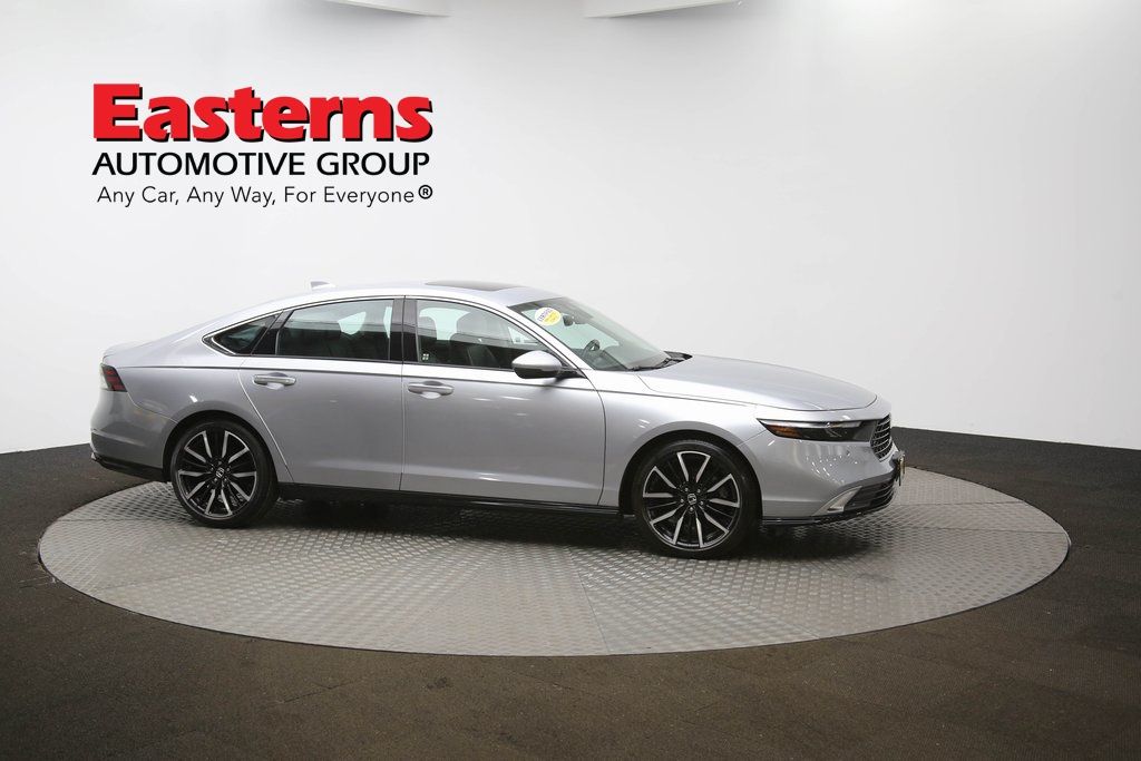 Vehicle image 22 of 63