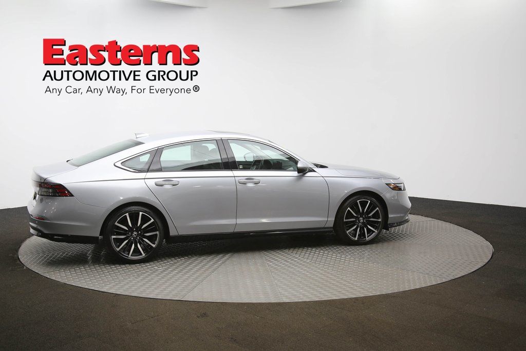 Vehicle image 19 of 63
