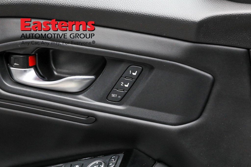 Vehicle image 49 of 63