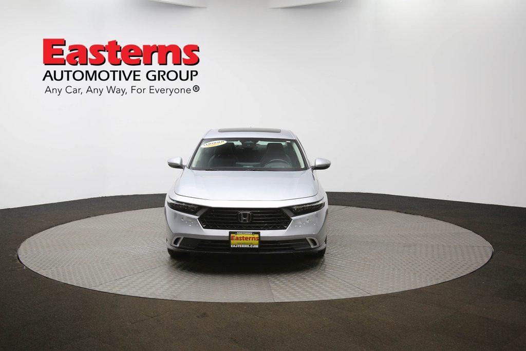 Vehicle image 4 of 63