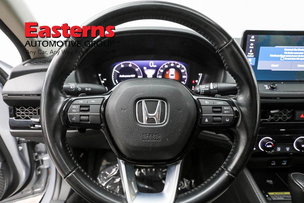 Vehicle image 40 of 63