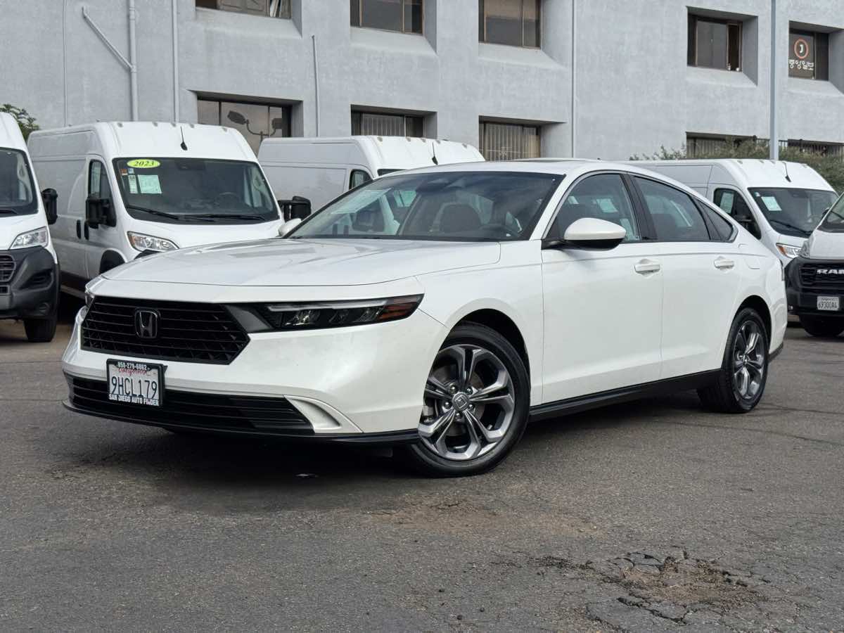 2023 Honda Accord EX Image 2 of 32