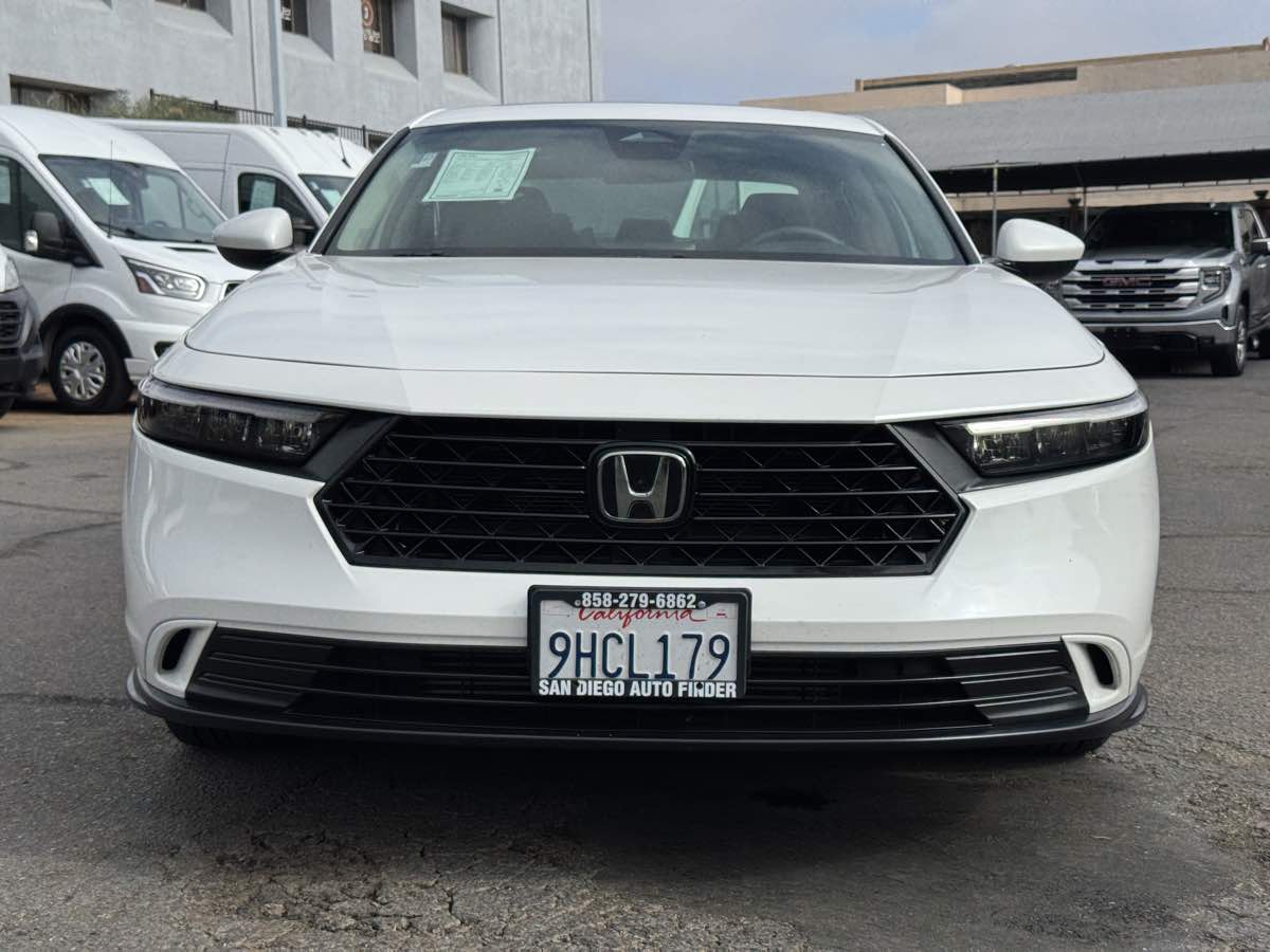 2023 Honda Accord EX Image 3 of 32
