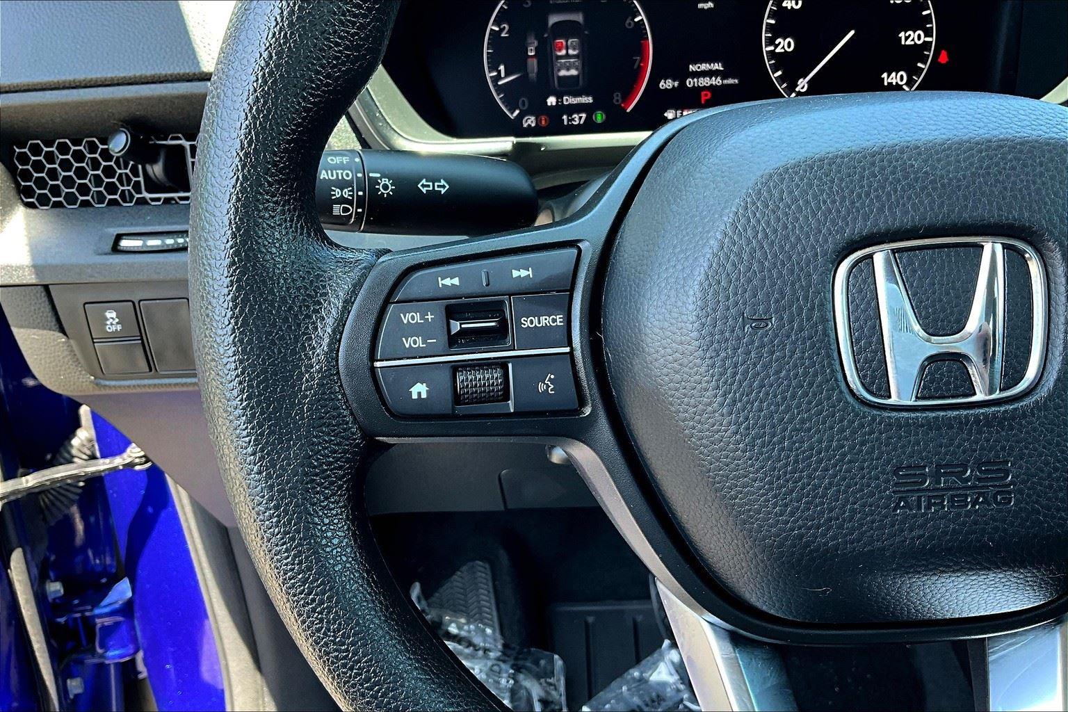 Vehicle image 18 of 26