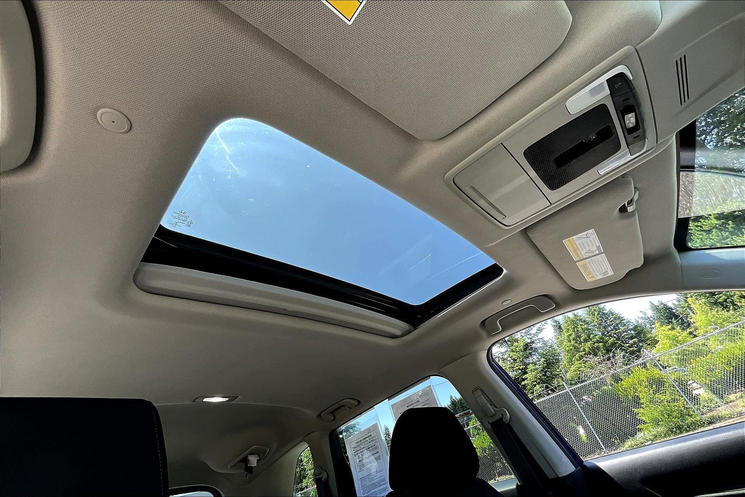 Vehicle image 17 of 26