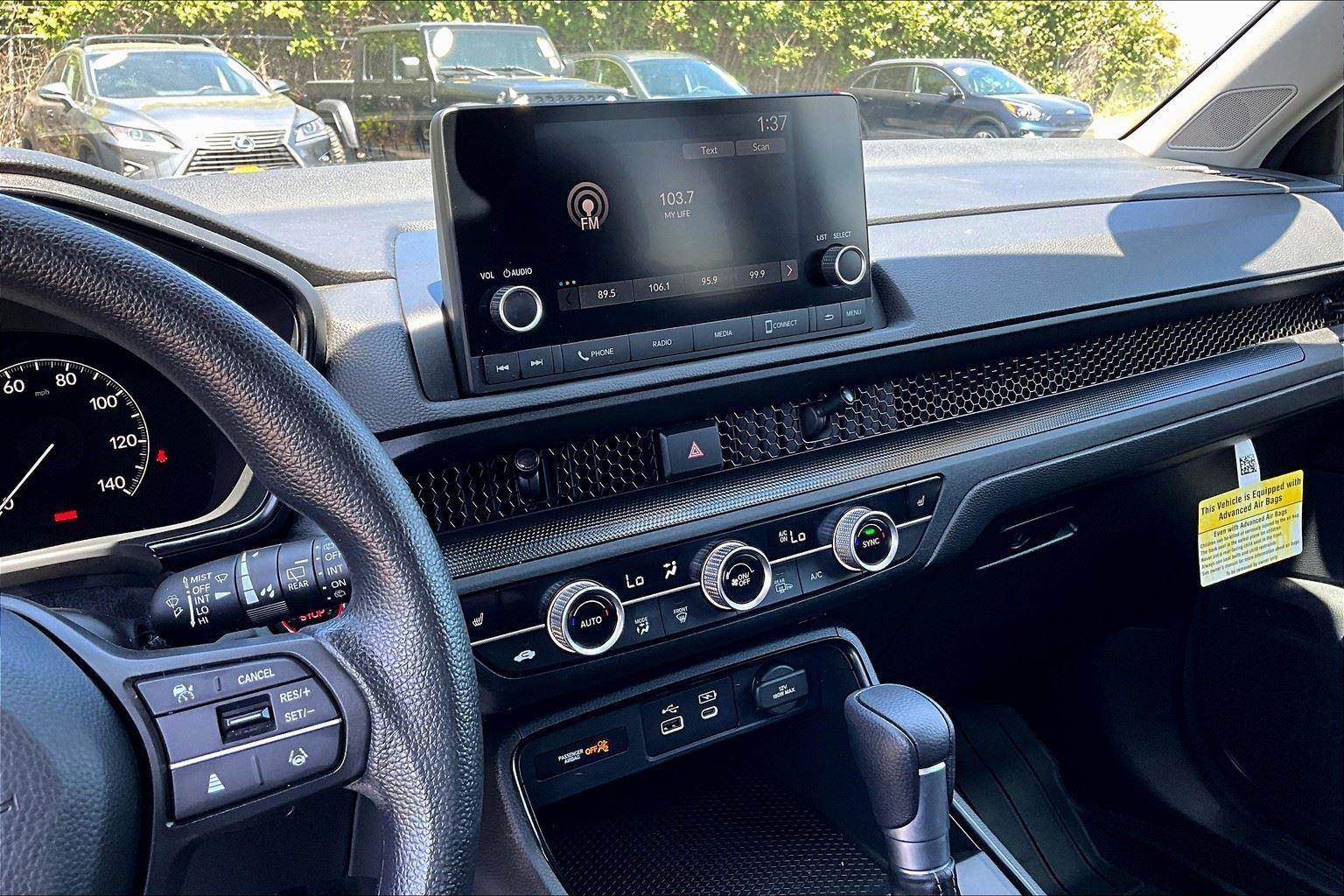 Vehicle image 25 of 26