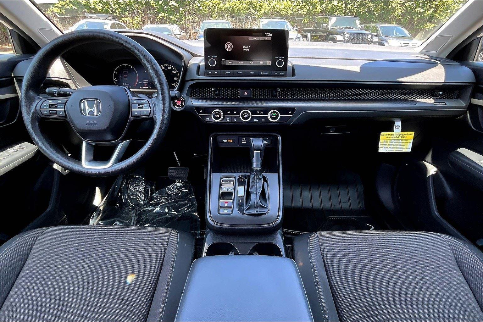 Vehicle image 14 of 26