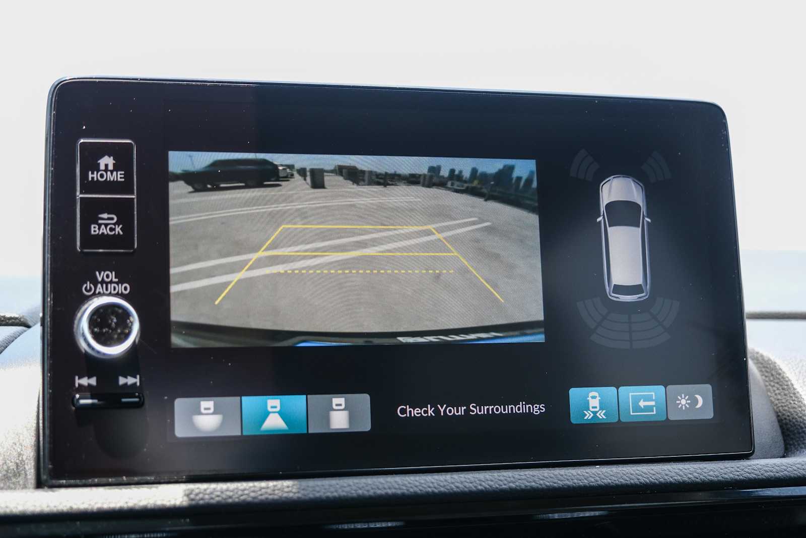Vehicle image 16 of 26