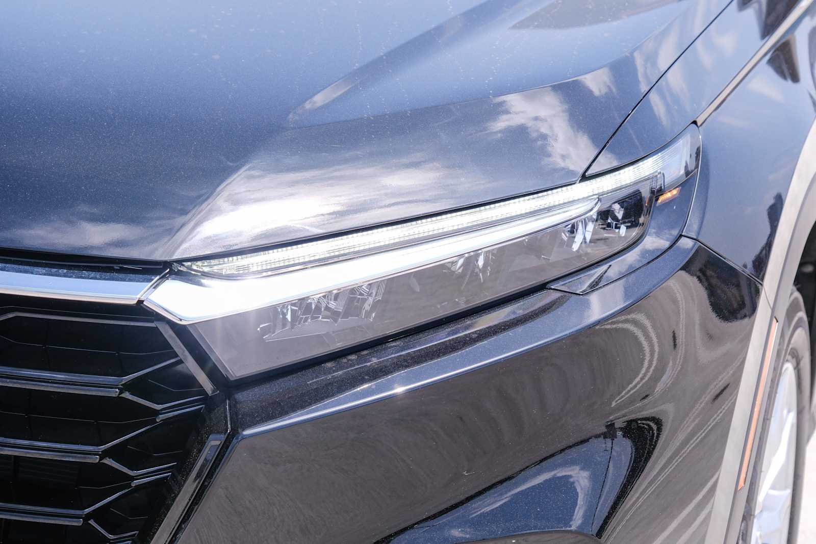 Vehicle image 21 of 26