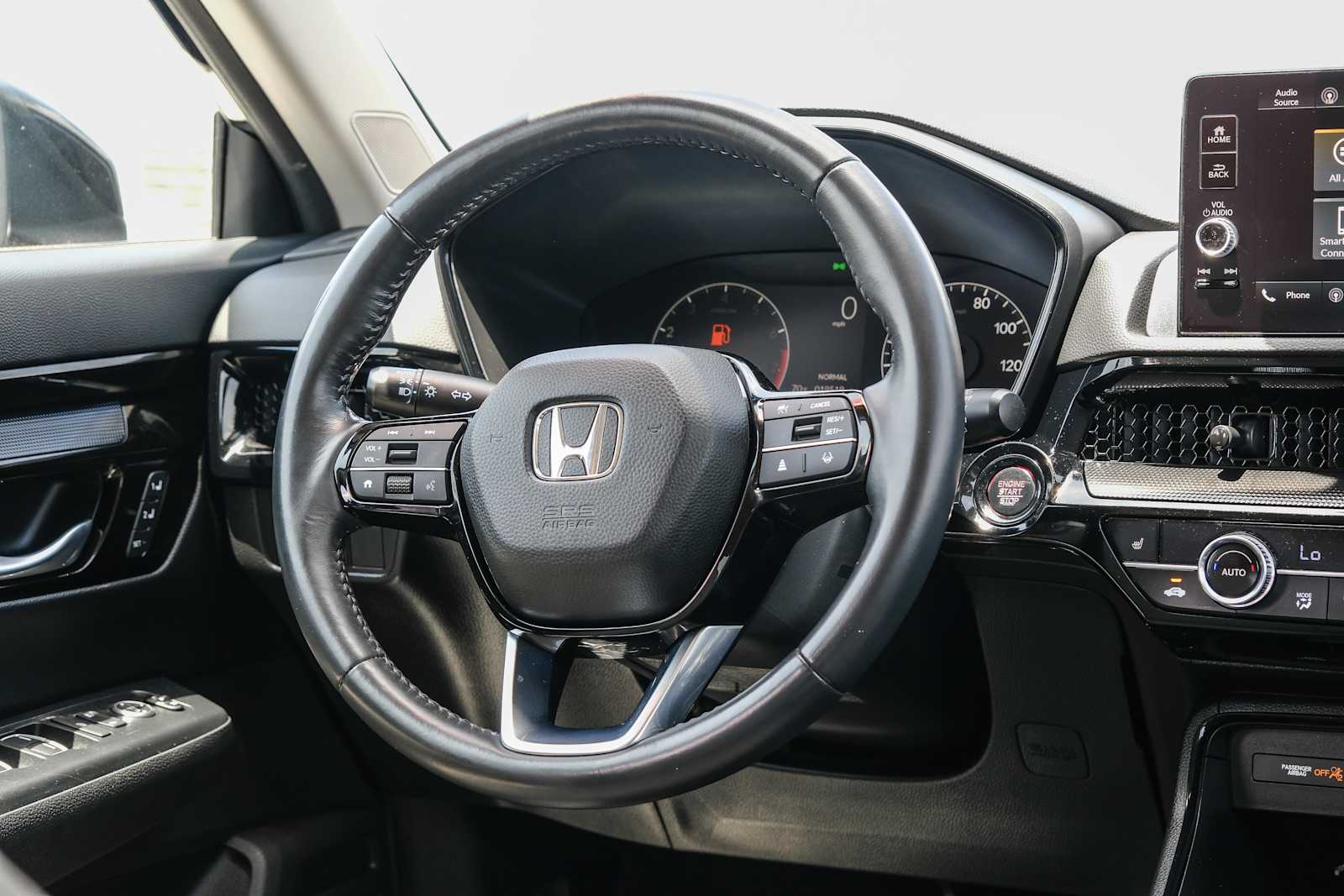 Vehicle image 14 of 26
