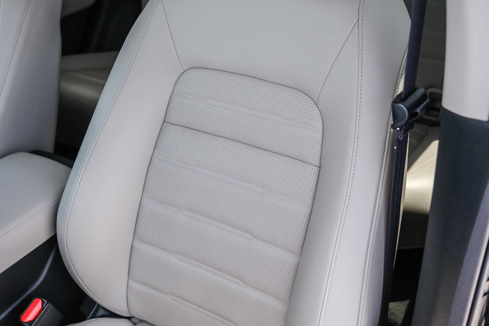 Vehicle image 22 of 26