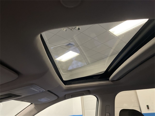 Vehicle image 25 of 26