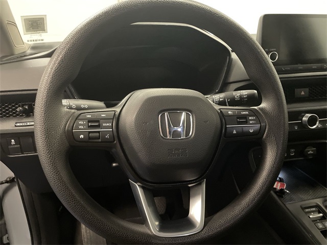 Vehicle image 24 of 26