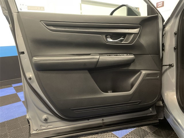 Vehicle image 22 of 26