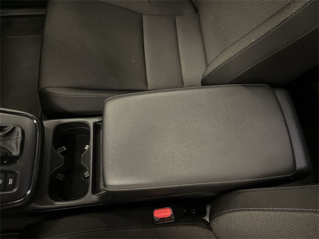 Vehicle image 23 of 26