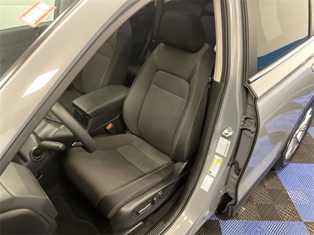 Vehicle image 15 of 26