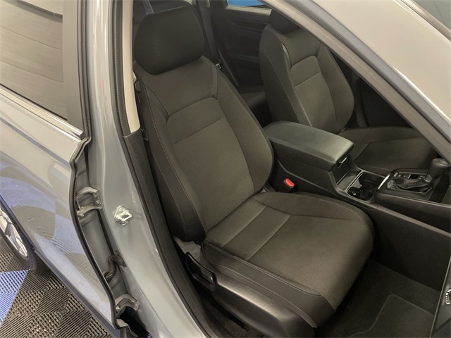 Vehicle image 14 of 26