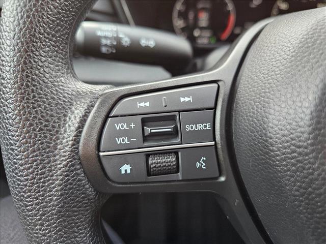 Vehicle image 21 of 30