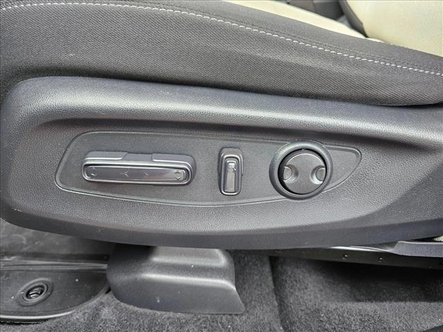 Vehicle image 20 of 30