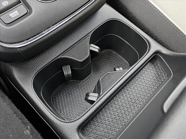 Vehicle image 28 of 30