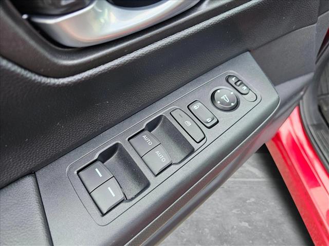 Vehicle image 19 of 30