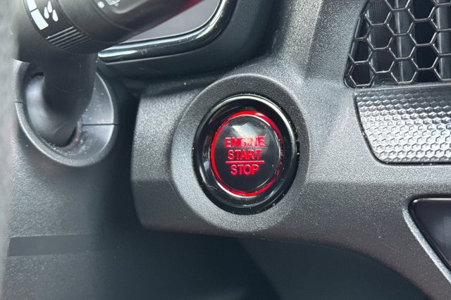 Vehicle image 33 of 35
