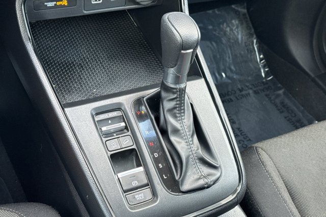 Vehicle image 25 of 35