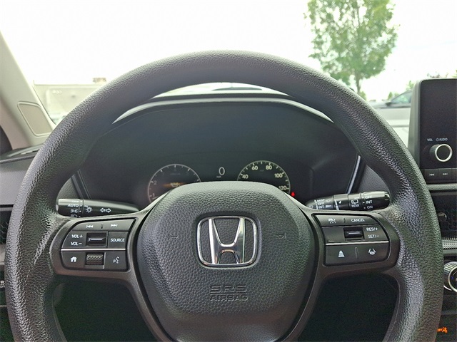 Vehicle image 19 of 30