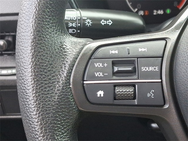 Vehicle image 21 of 30