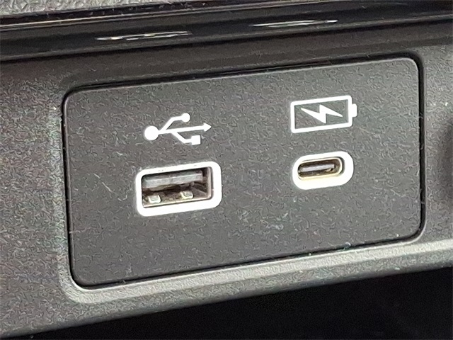 Vehicle image 24 of 30
