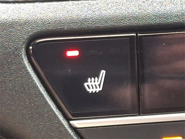 Vehicle image 25 of 30