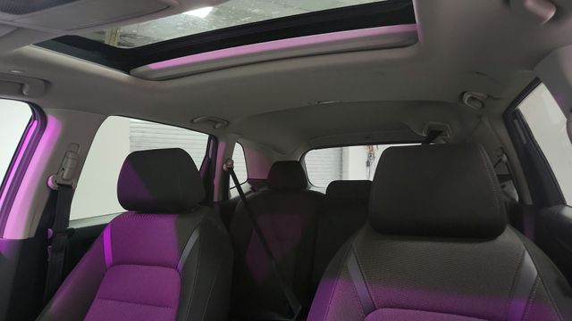 Vehicle image 17 of 25