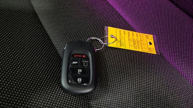 Vehicle image 22 of 25