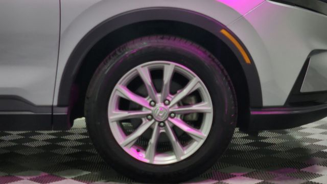 Vehicle image 12 of 25
