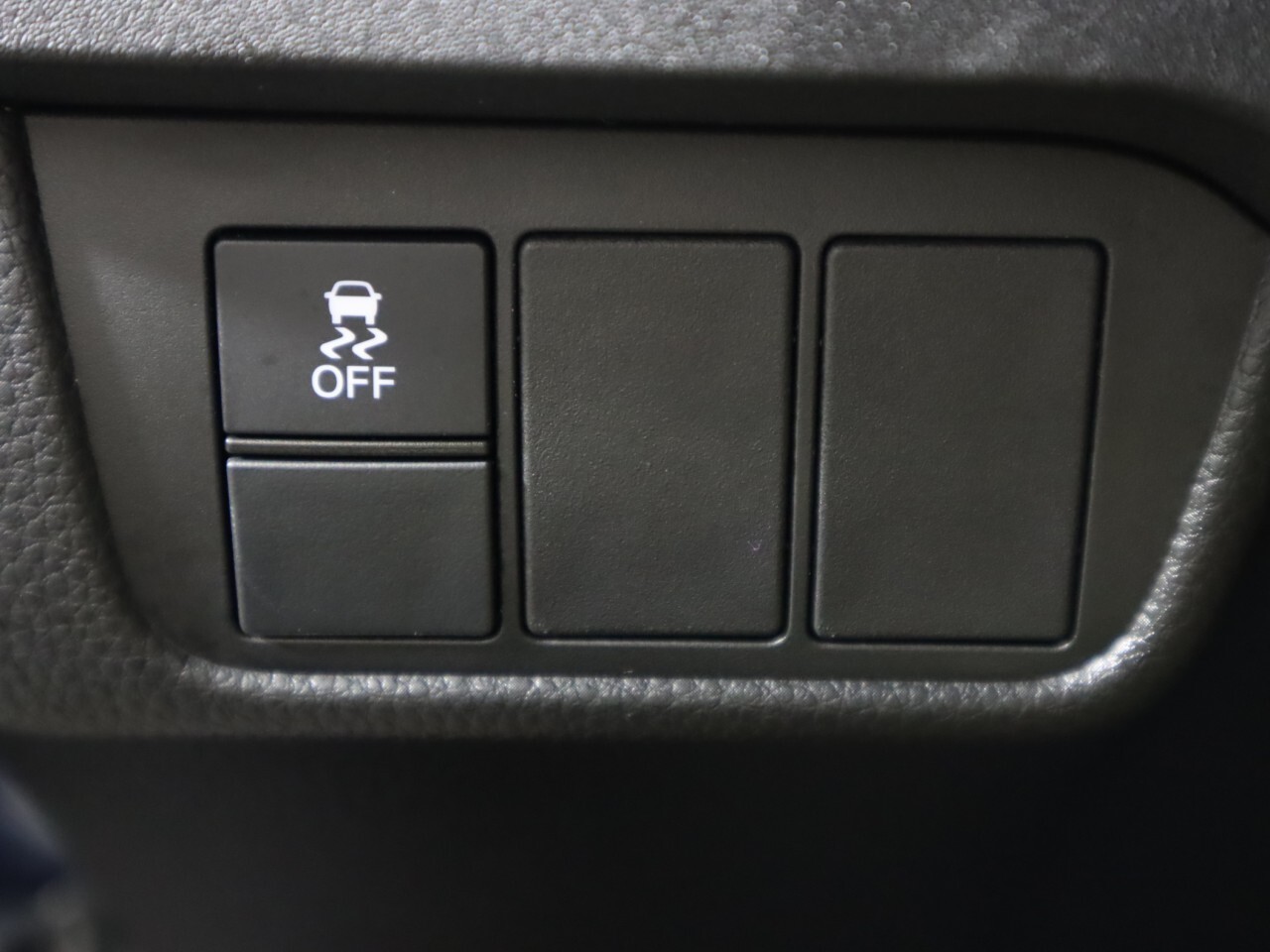 Vehicle image 9 of 38