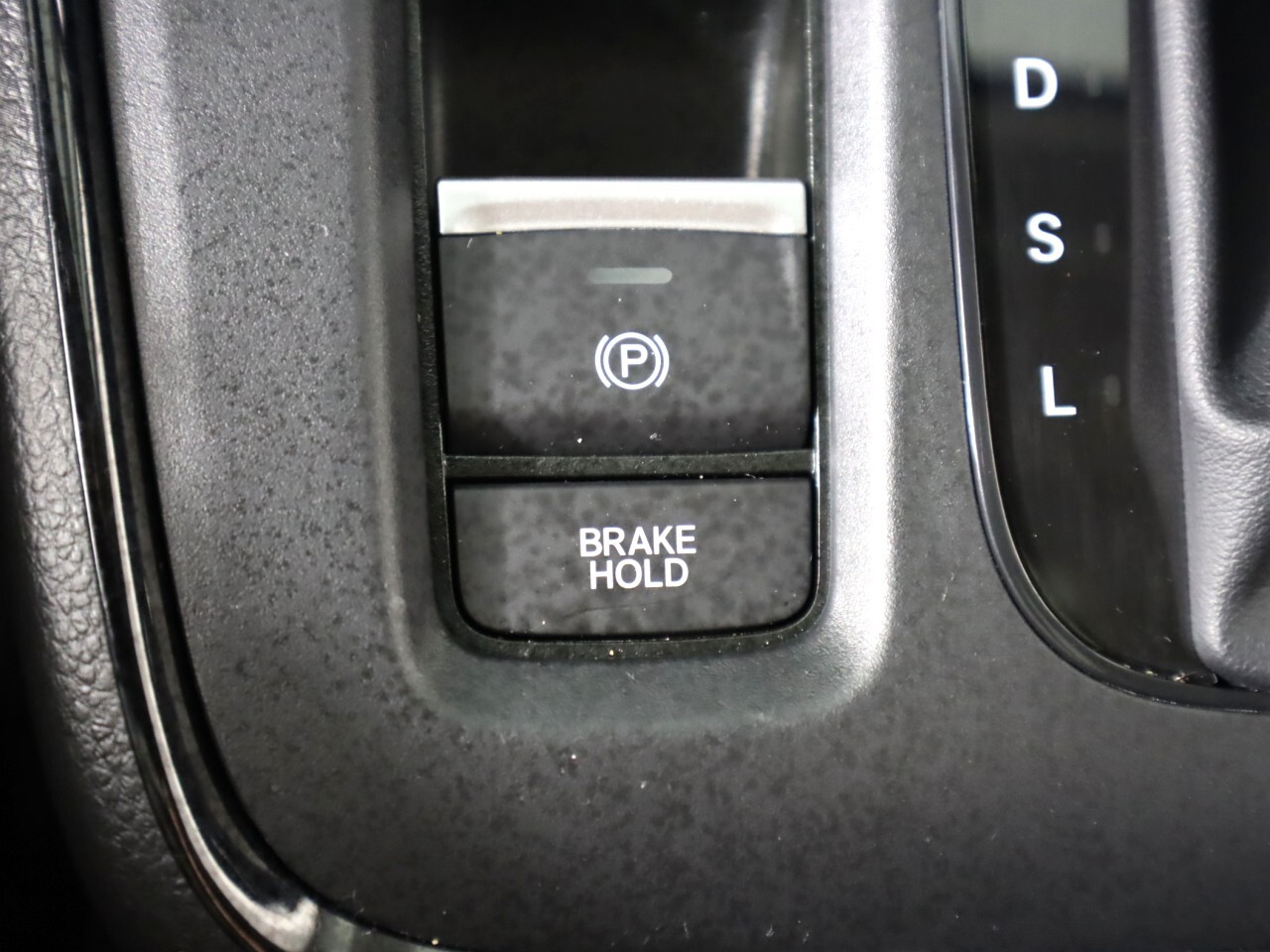 Vehicle image 22 of 38