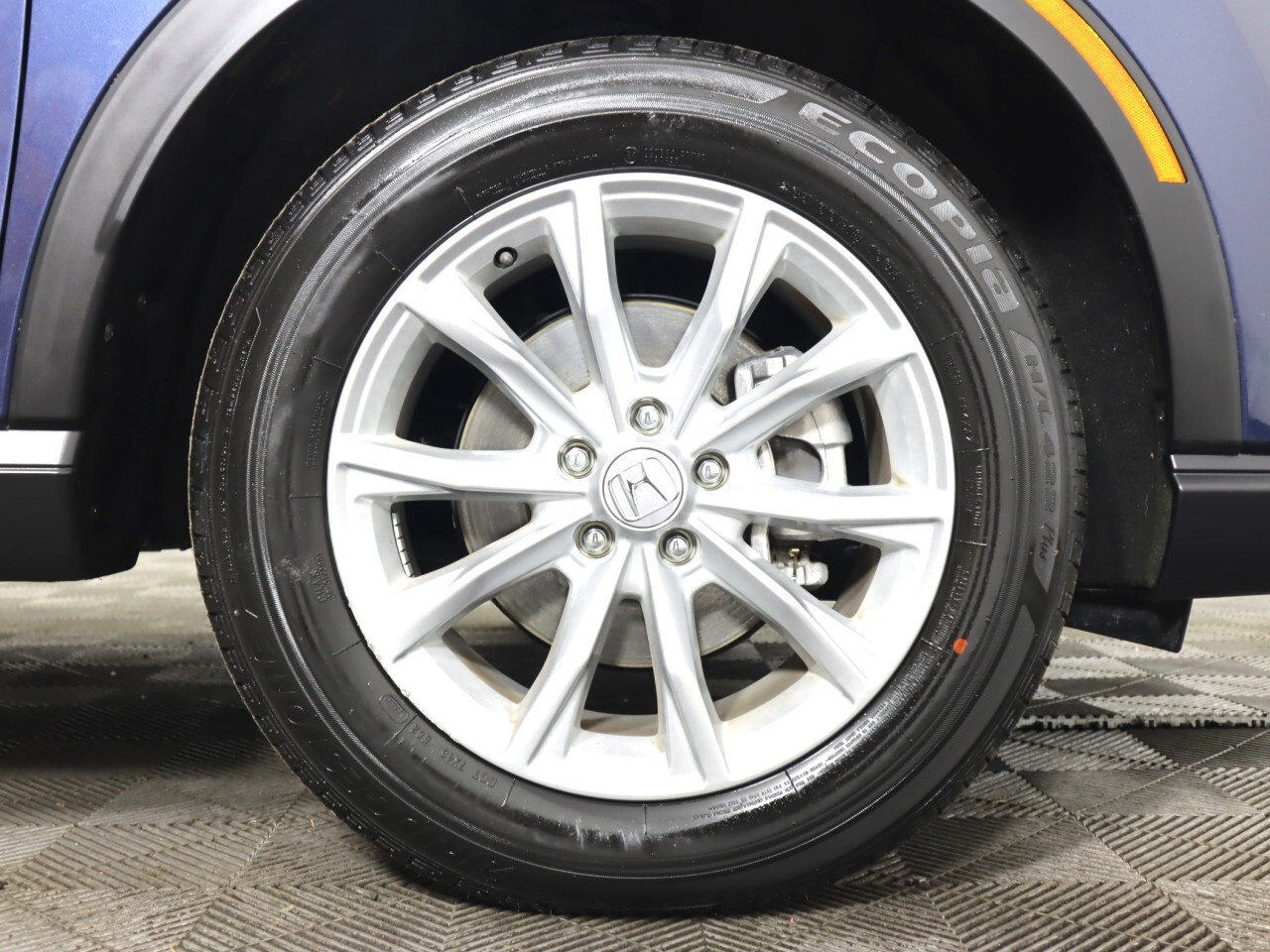 Vehicle image 37 of 38