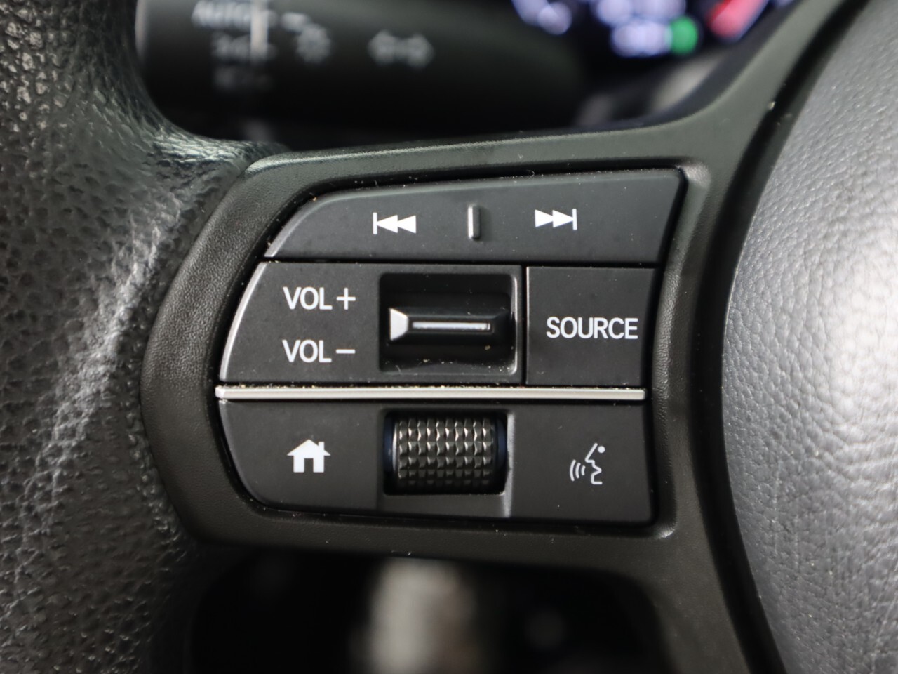 Vehicle image 11 of 38