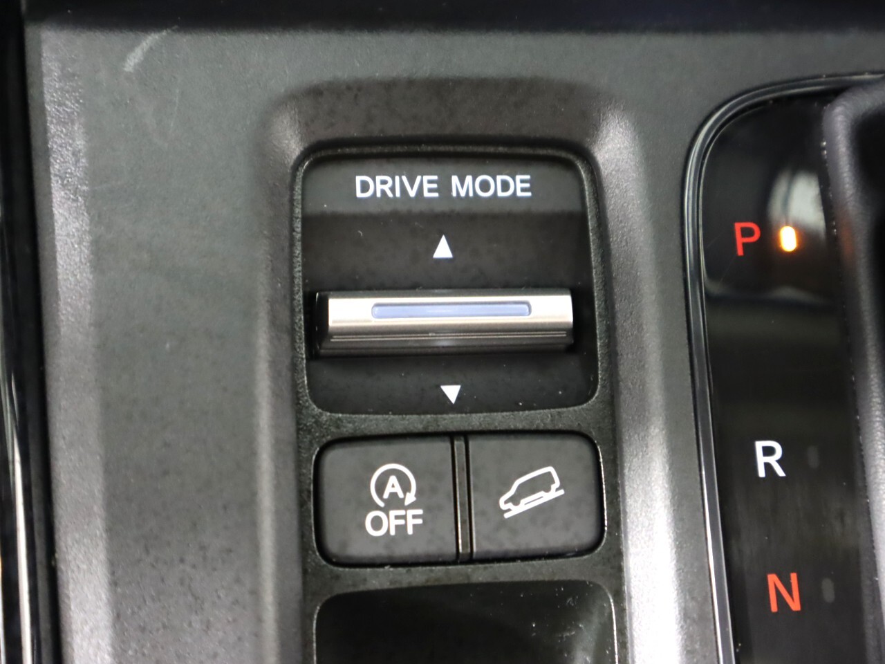 Vehicle image 21 of 38
