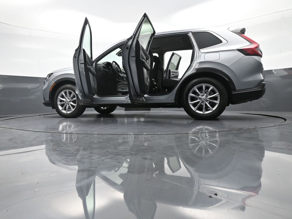 Vehicle image 33 of 49