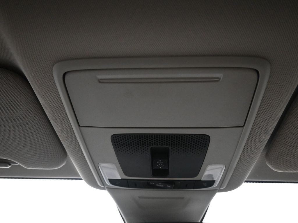 Vehicle image 47 of 49