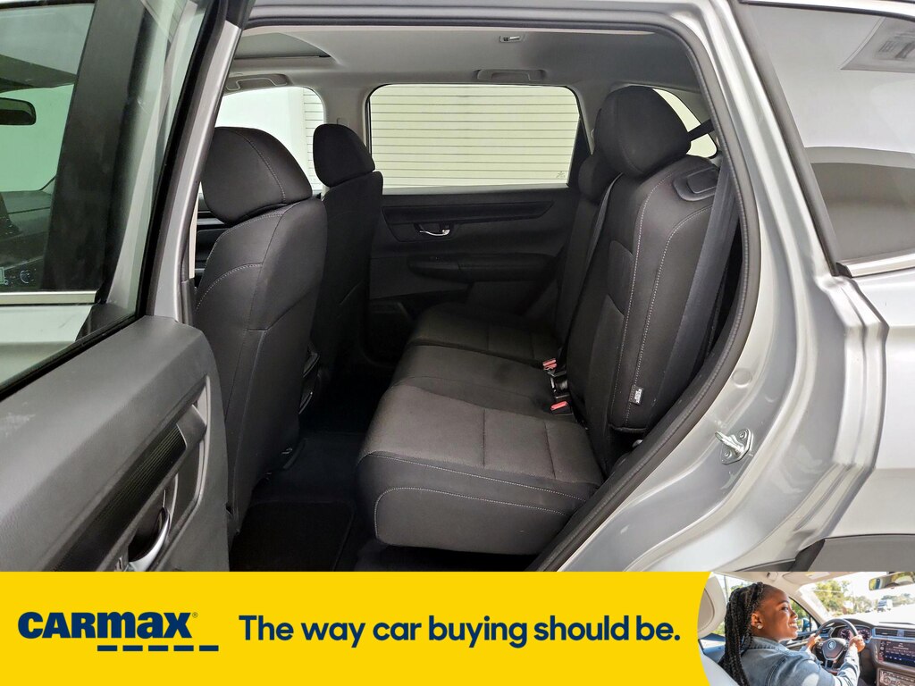 Vehicle image 12 of 28