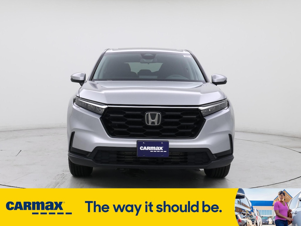 Vehicle image 2 of 28