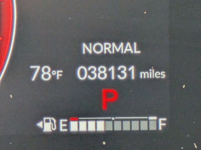 Vehicle image 17 of 25