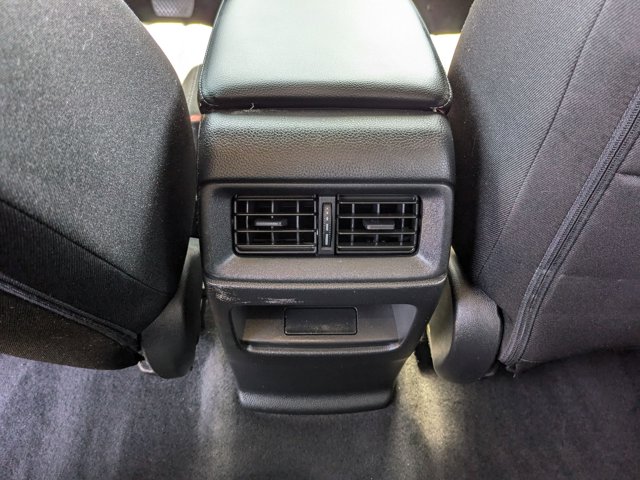 Vehicle image 22 of 25