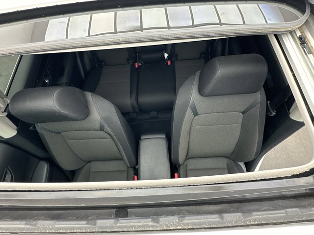 Vehicle image 8 of 20